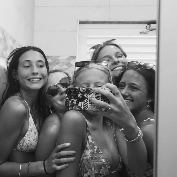 Meet your Posher, Bri - Picture 2 of 4